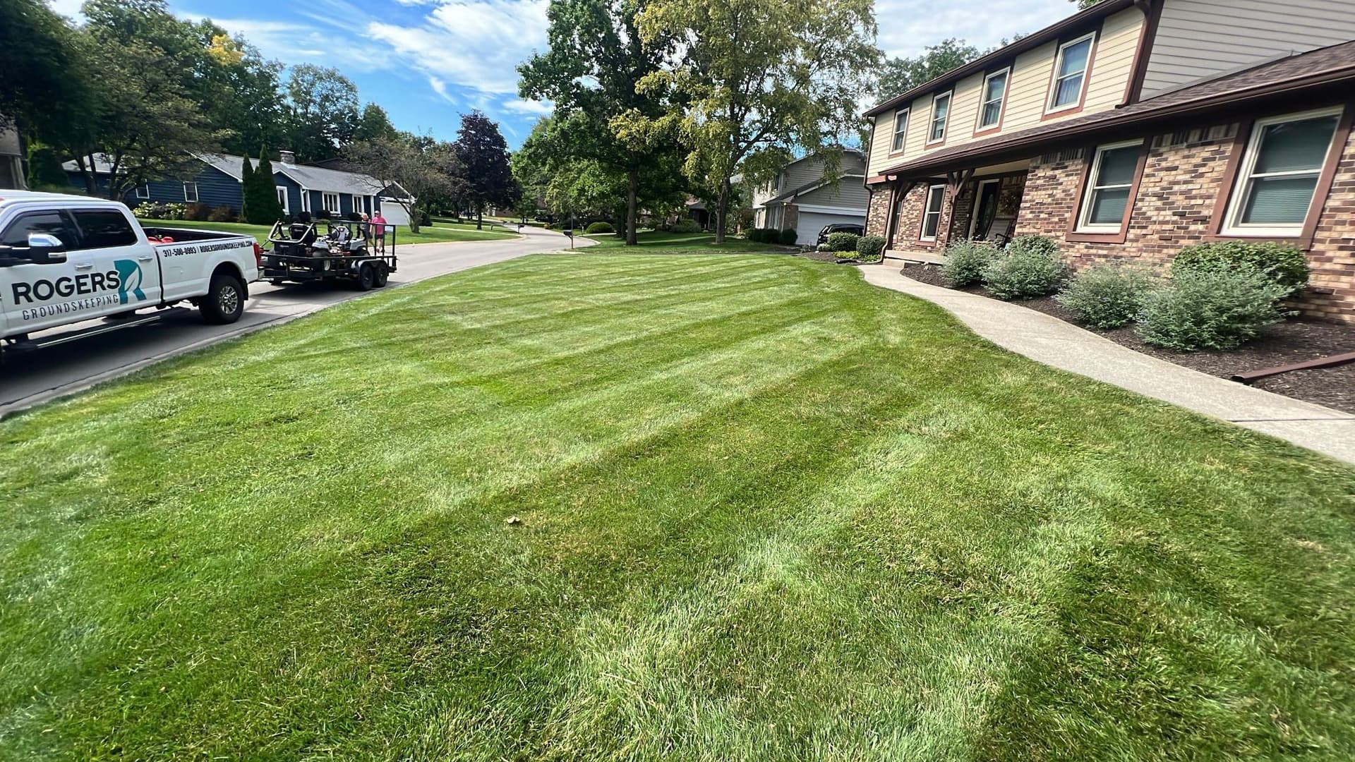 Clean Cuts and Crisp Finishes for Noblesville Lawns image